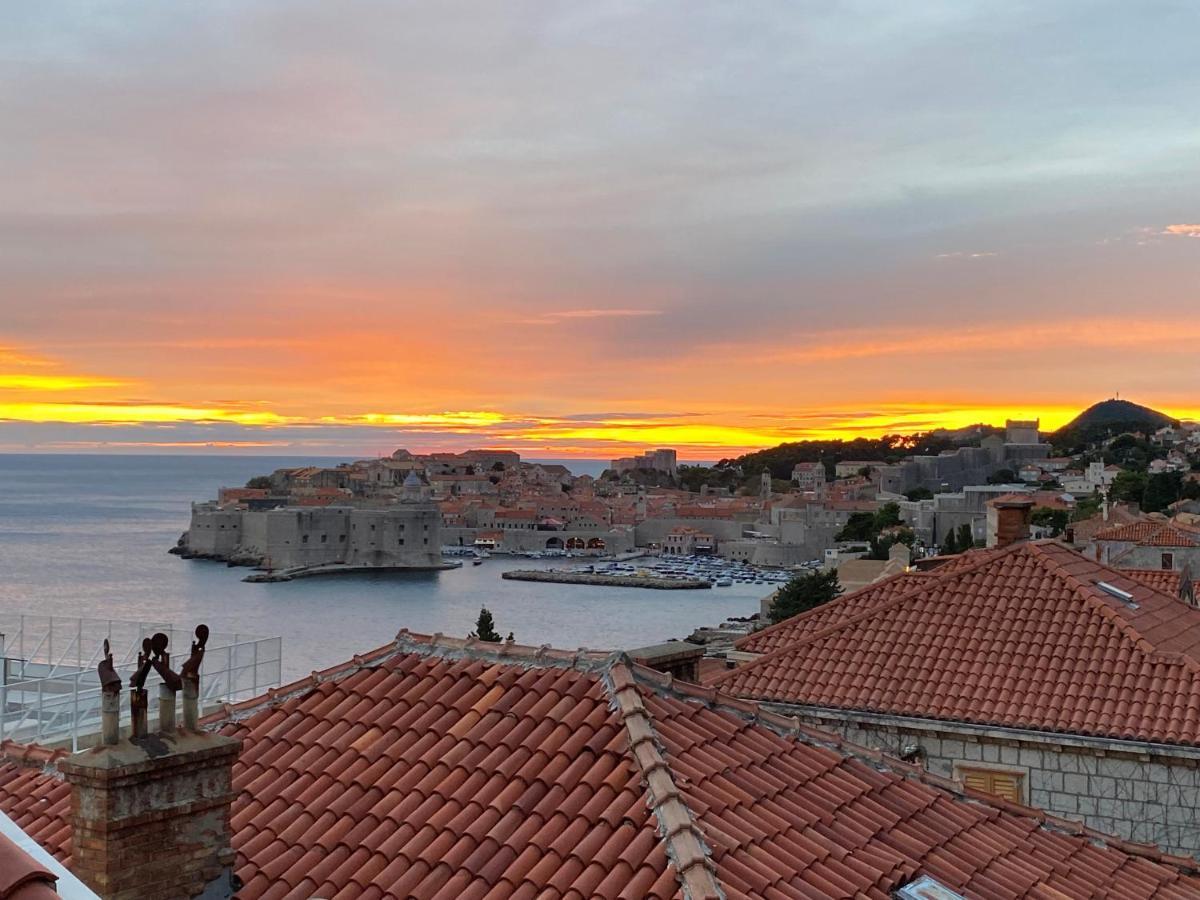 Sunset Over The Dubrovnik'S Old Town Buitenkant foto