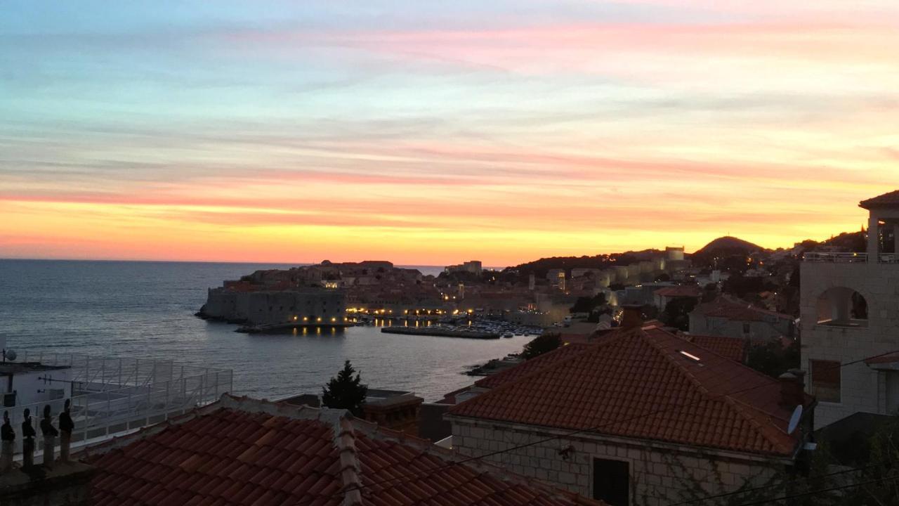 Sunset Over The Dubrovnik'S Old Town Buitenkant foto
