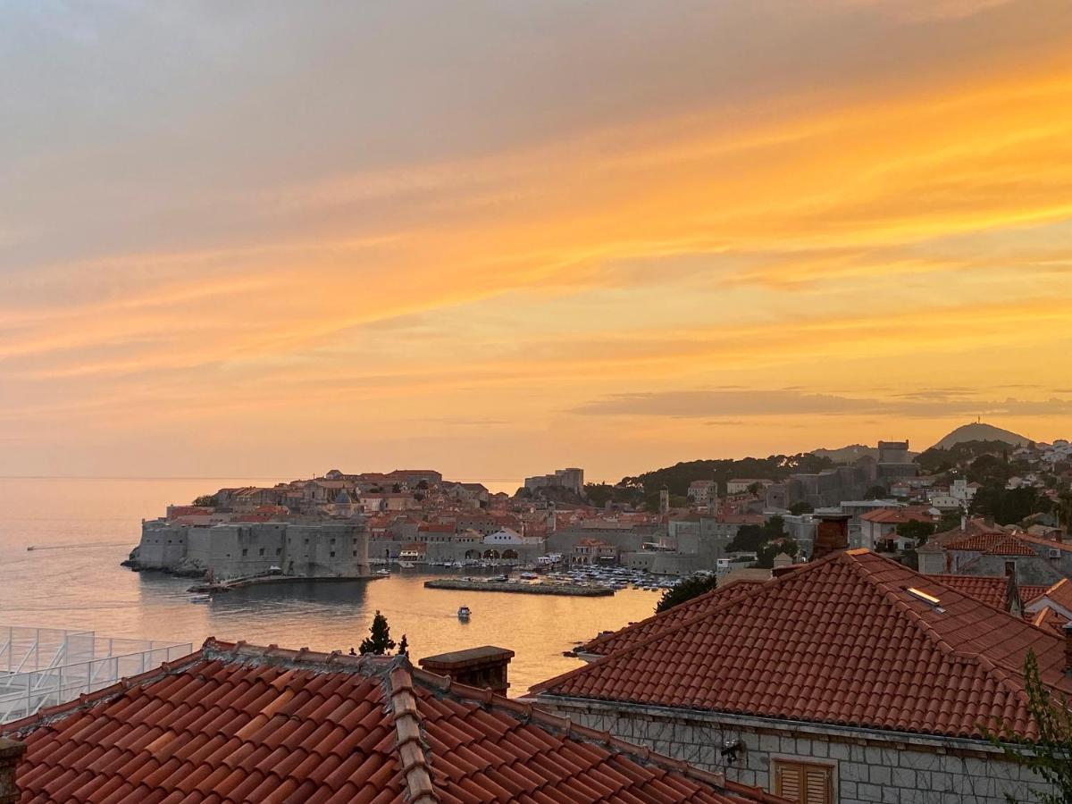 Sunset Over The Dubrovnik'S Old Town Buitenkant foto